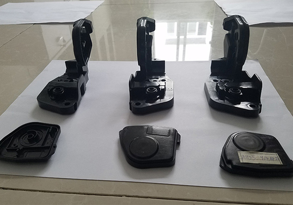 汽車模具(jù)